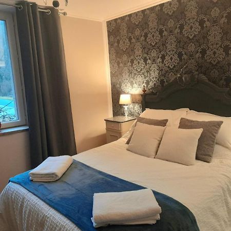 Les Roches Chambre D'Hotes Servant Exterior foto